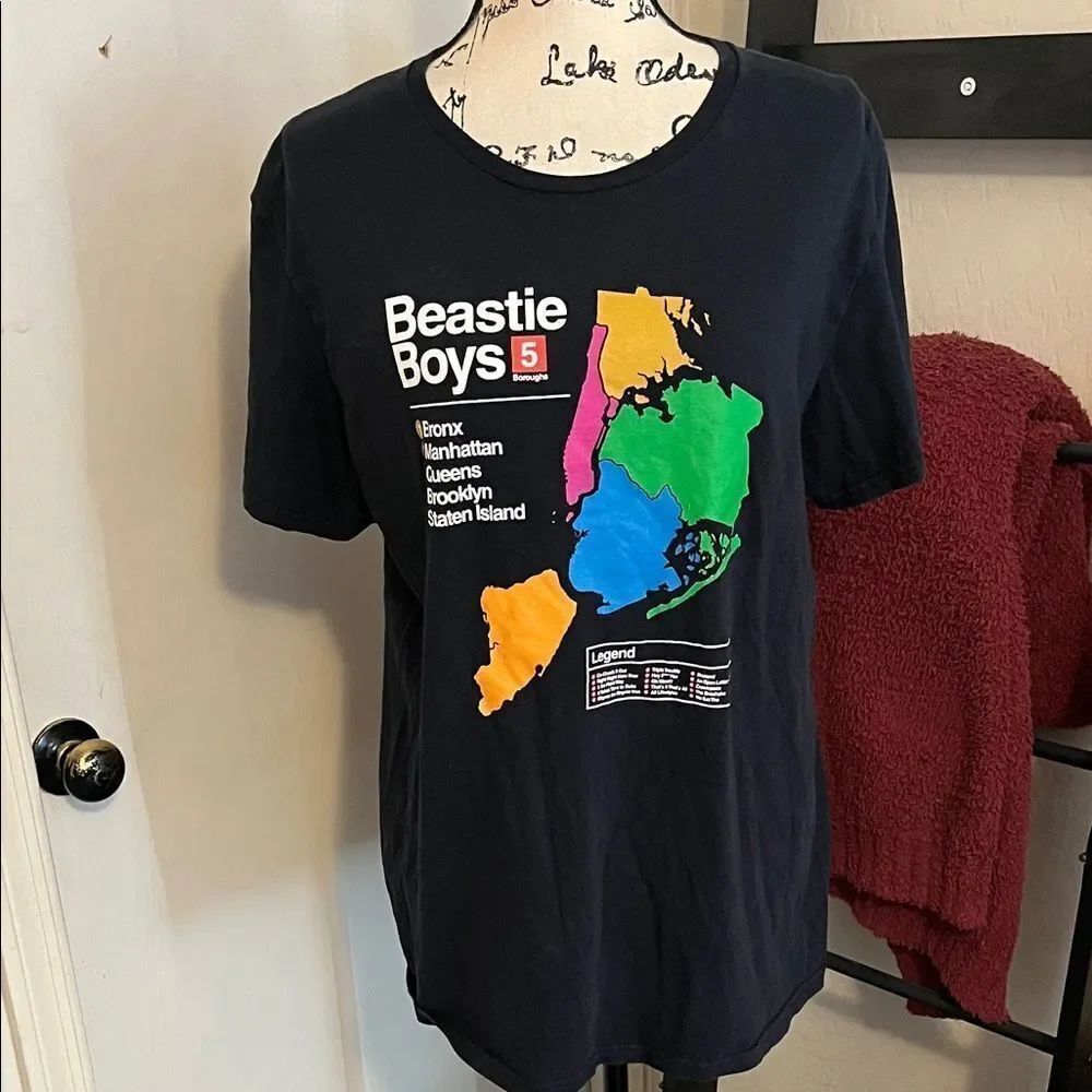 Beastie Boys Band Music 5 Five Burroughs Black Graphic Pullover T-Shirt